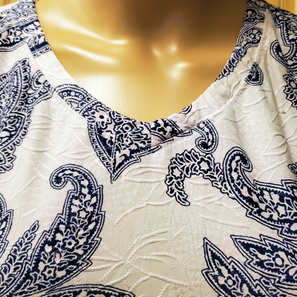 Paisley Blue and White Embroidered Tee - Picture 2 of 11